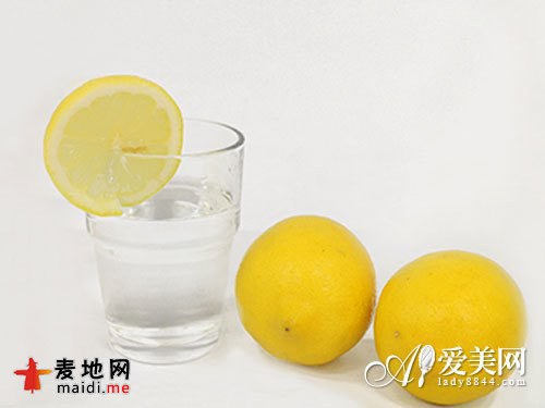 清晨来杯柠檬水! 营养师推荐10大抗衰食品