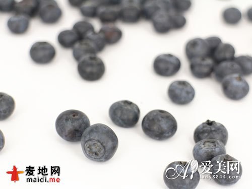 清晨来杯柠檬水! 营养师推荐10大抗衰食品